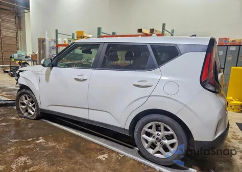 2023 Kia Soul Lx z USA, uszkodzony, nr VIN KNDJ23AU7P7861422